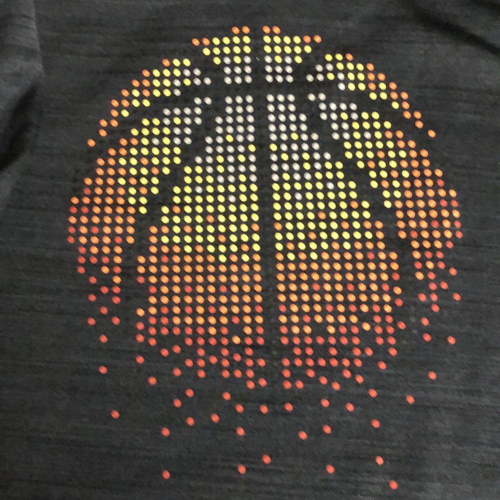 Hoodie with basketball logo - Picture 3 of 4